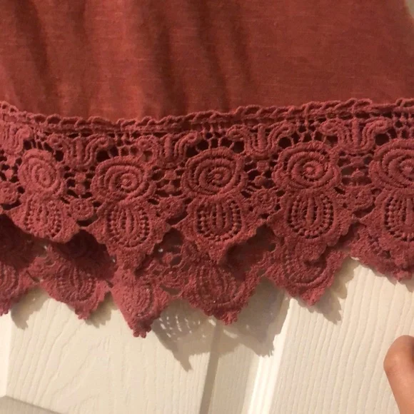 Sleeveless Tunic Top - Picture 2 of 3